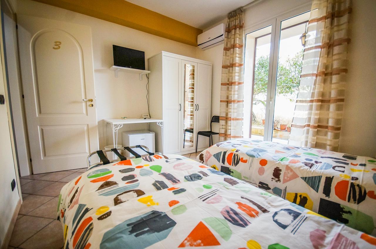 Bed and Breakfast Beb Brusce' Franco E Tina Ragusa Esterno foto